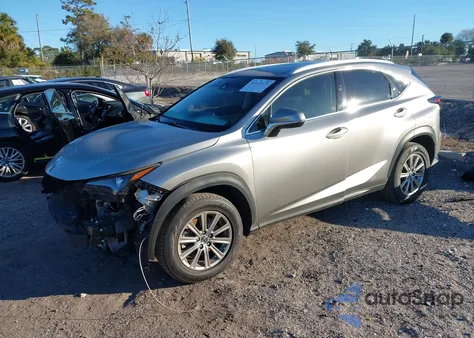 2021 Lexus Nx 300 z USA, uszkodzony, nr VIN JTJDARBZ1M2190039